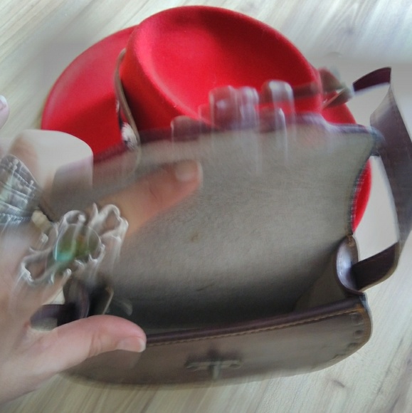 Vintage folksy leather crossbody - Picture 4 of 4